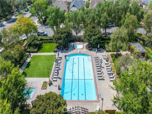 28  Townsend  , Irvine, CA