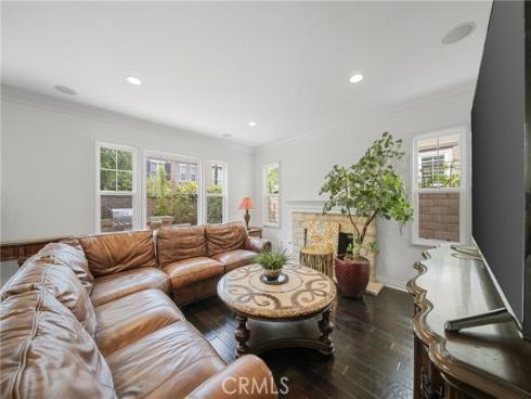 28  Townsend  , Irvine, CA