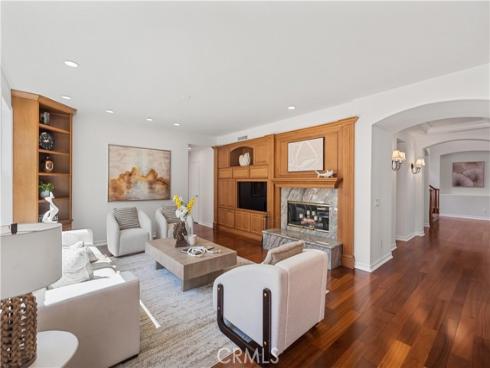 16  Spring Grv  , Irvine, CA