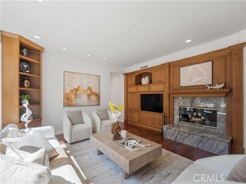 16  Spring Grv  , Irvine, CA