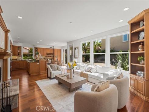 16  Spring Grv  , Irvine, CA