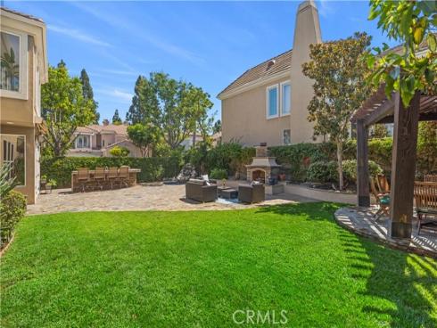 16  Spring Grv  , Irvine, CA