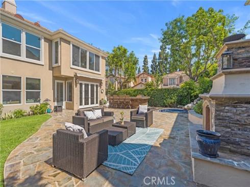 16  Spring Grv  , Irvine, CA