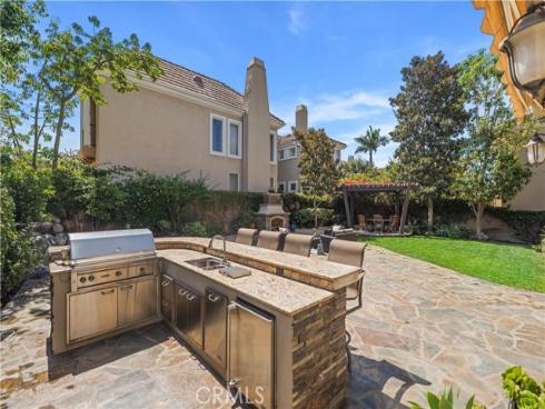 16  Spring Grv  , Irvine, CA