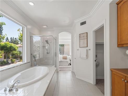 16  Spring Grv  , Irvine, CA