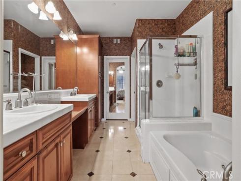 54  Tea Garden  , Irvine, CA