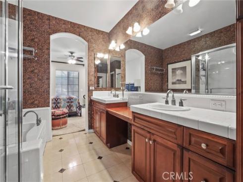 54  Tea Garden  , Irvine, CA