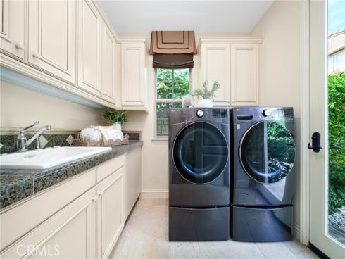 37 Triple Leaf , Irvine, CA