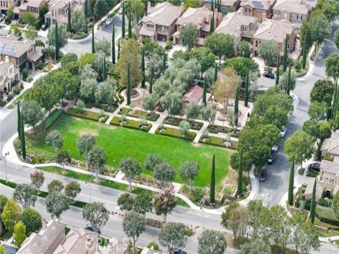 37 Triple Leaf , Irvine, CA