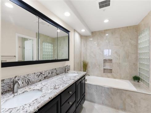 2243  Martin  207 , Irvine, CA