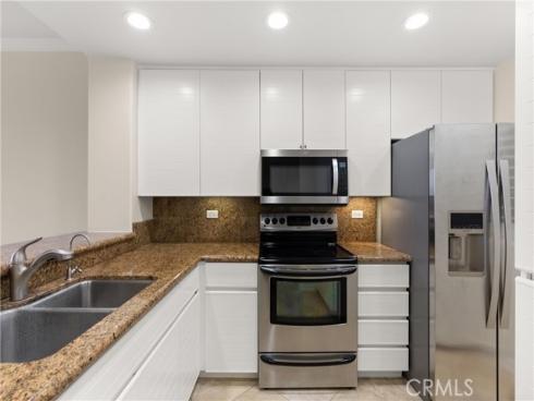 2243  Martin  207 , Irvine, CA