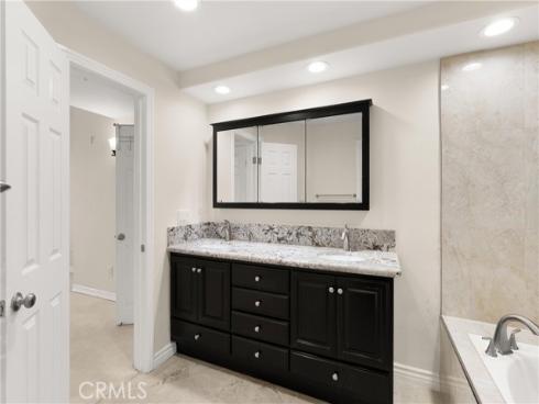 2243  Martin  207 , Irvine, CA