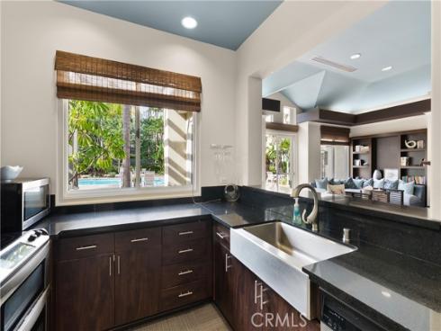 2243  Martin  207 , Irvine, CA