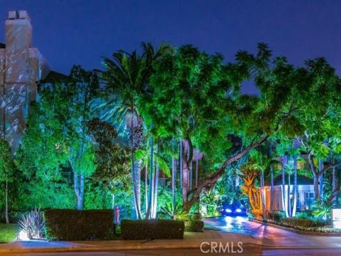 2243  Martin  207 , Irvine, CA