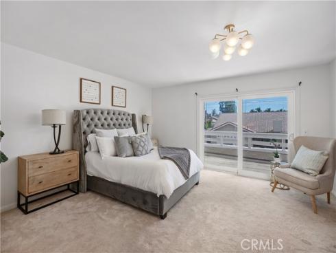 15  Colonial  , Irvine, CA