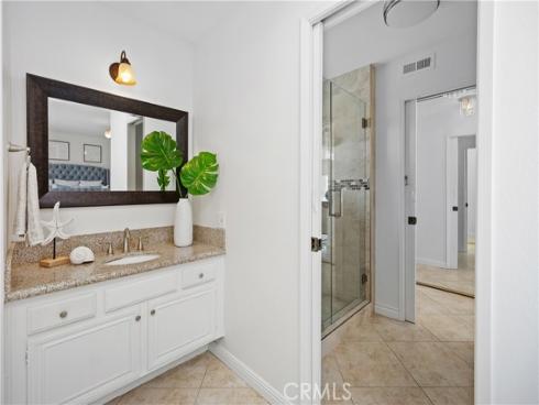 15  Colonial  , Irvine, CA