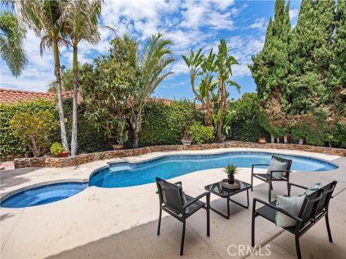 15  Colonial  , Irvine, CA