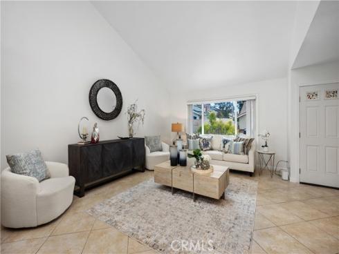 15  Colonial  , Irvine, CA