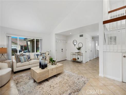 15  Colonial  , Irvine, CA