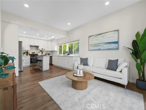 30 Woodland Drive, Irvine, CA