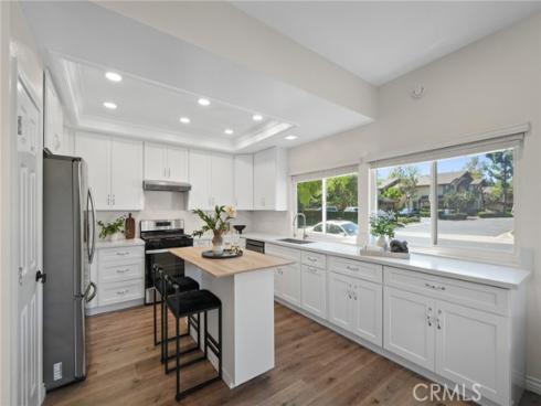 30 Woodland Drive, Irvine, CA