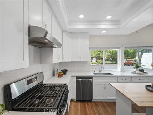 30 Woodland Drive, Irvine, CA