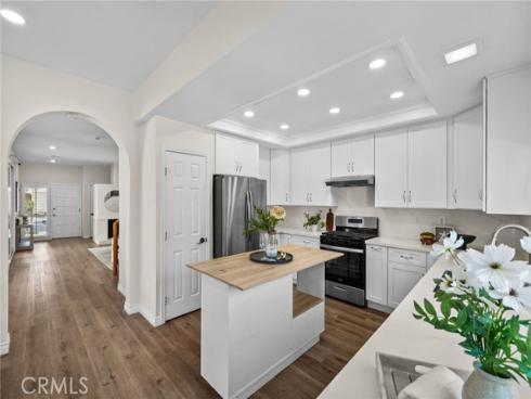 30 Woodland Drive, Irvine, CA