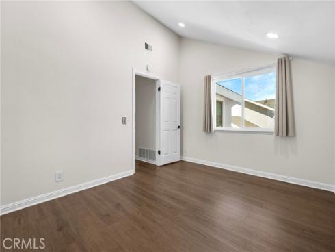 30 Woodland Drive, Irvine, CA