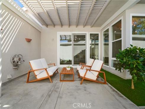 30 Woodland Drive, Irvine, CA