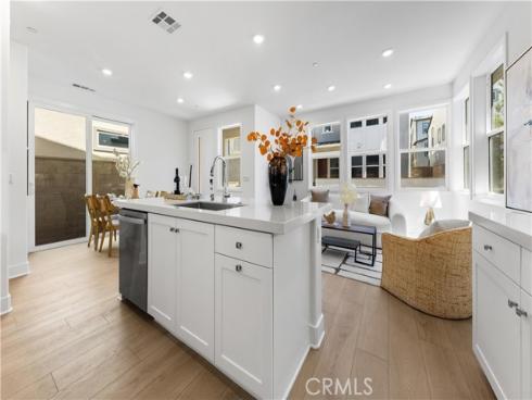 422  Lobata  , Irvine, CA