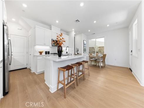 422  Lobata  , Irvine, CA