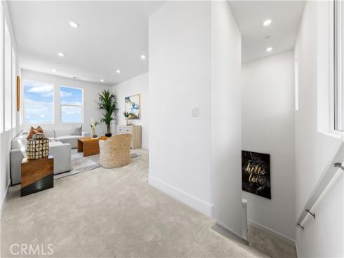 422  Lobata  , Irvine, CA