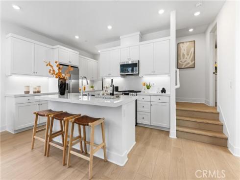 422  Lobata  , Irvine, CA