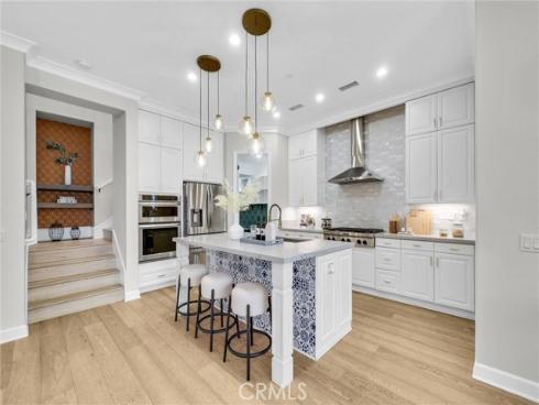 61 Acorn Glen , Irvine, CA