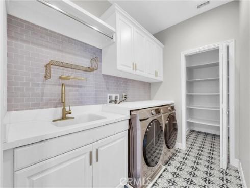 61 Acorn Glen , Irvine, CA