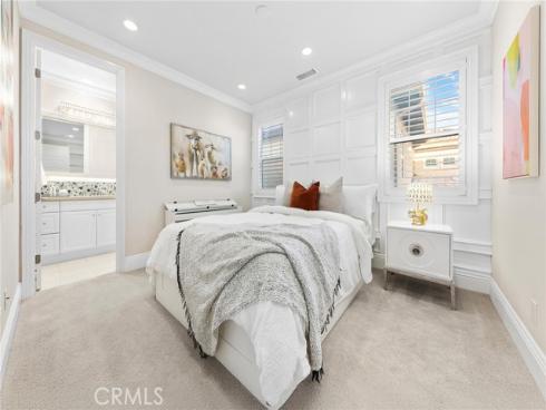 123  Calderon  , Irvine, CA