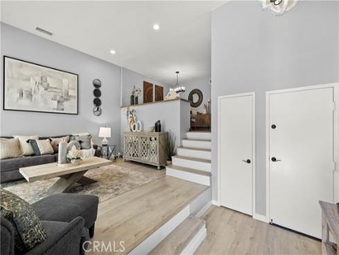 3 Summer Breeze , Irvine, CA