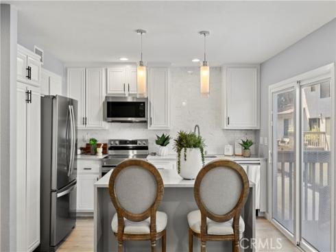 3 Summer Breeze , Irvine, CA