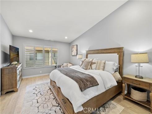 3 Summer Breeze , Irvine, CA