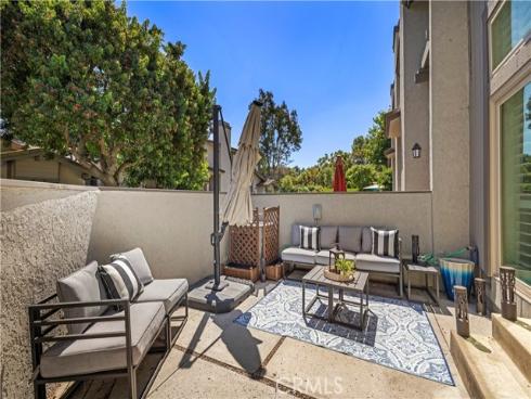 3 Summer Breeze , Irvine, CA