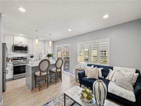 3 Summer Breeze , Irvine, CA