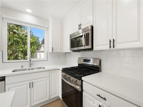 226  Greenmoor  95 , Irvine, CA