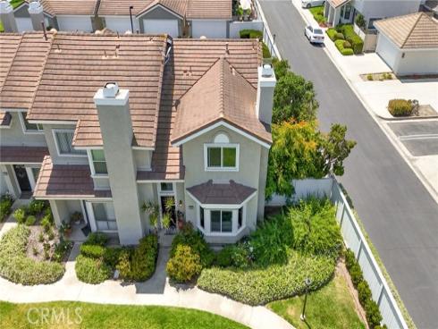 226  Greenmoor  95 , Irvine, CA