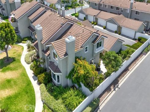 226  Greenmoor  95 , Irvine, CA