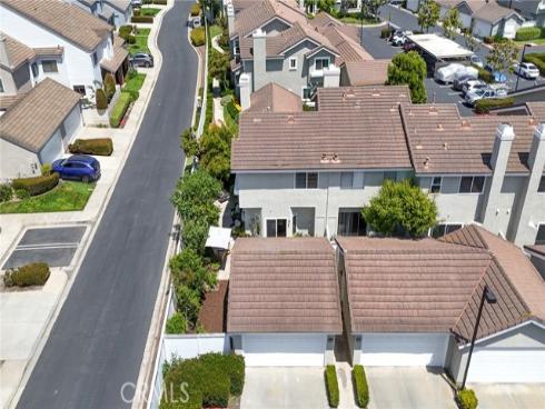 226  Greenmoor  95 , Irvine, CA