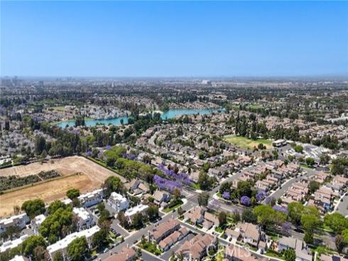 226  Greenmoor  95 , Irvine, CA