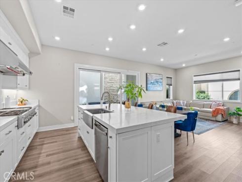 113  Source  , Irvine, CA