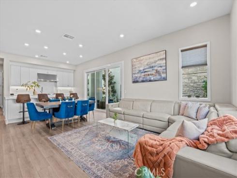 113  Source  , Irvine, CA