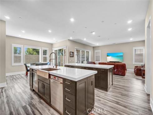 74  Iluna  , Irvine, CA