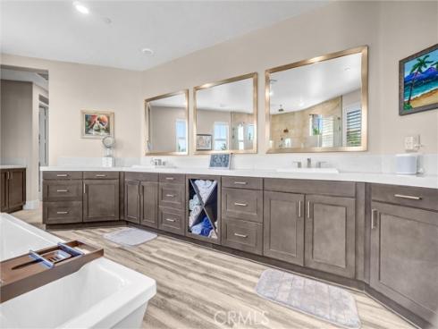 74  Iluna  , Irvine, CA